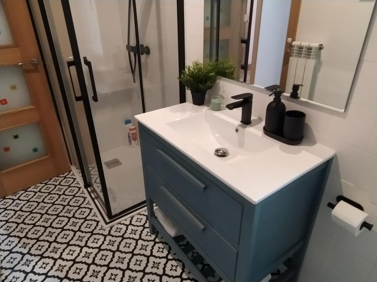 Apartamento De 120M2 Al Lado De Cabarceno Saron Dış mekan fotoğraf